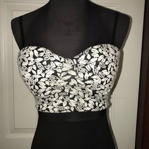 Woman’s crop top size small